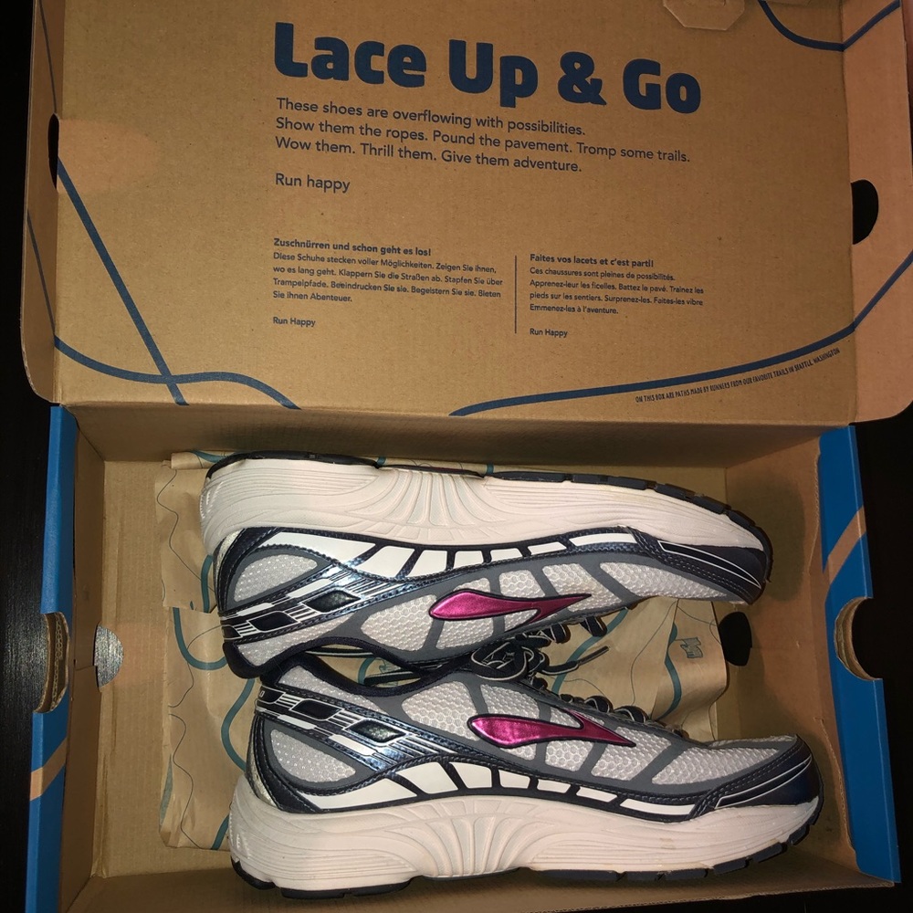 Womens NEW Brooks Running Shoes